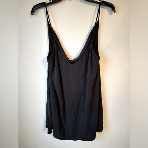 Worn once! Lulu’s black shift mini dress, size large! - Picture 5 of 8